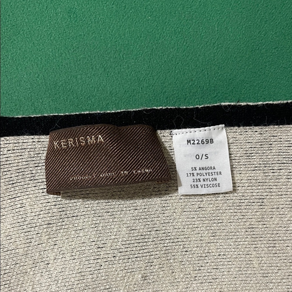 Kerisma Reversible Two Tone Elegant Black and Cream Women’s Poncho Wrap Like New - Picture 9 of 9